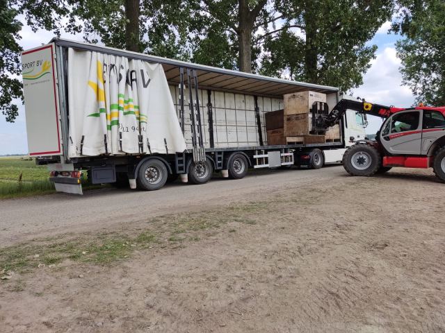 Bollen transport af het land door heel Nederland en België. gie.